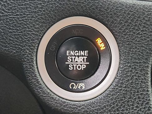 Used 2016 Dodge Charger SXT image 22