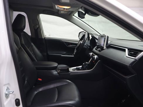 Used 2020 Toyota RAV4 Limited AWD/4WD image 10