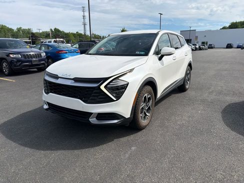 Used 2024 Kia Sportage LX AWD/4WD image 1