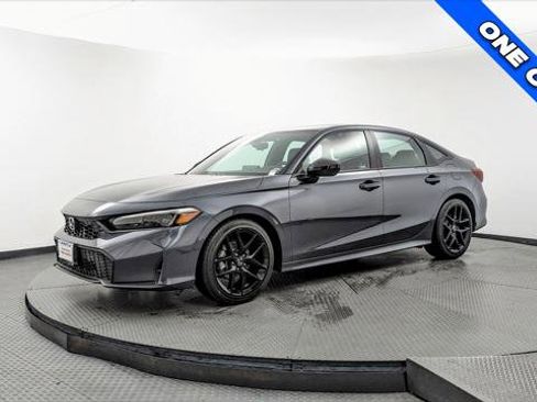 Used 2025 Honda Civic Sport image 2