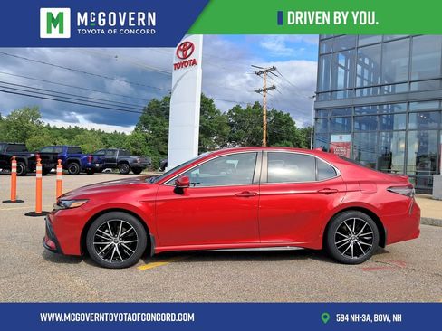 Used 2022 Toyota Camry SE w/ Convenience Package FWD image 9