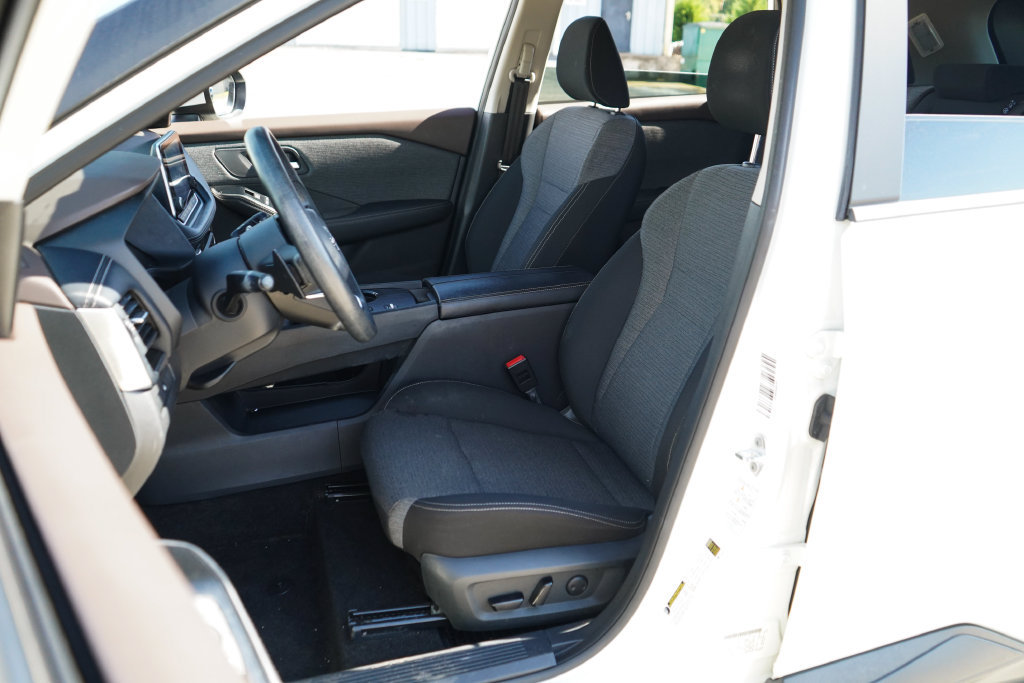 Used 2023 Nissan Rogue SV FWD image 7