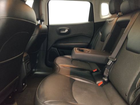 Used 2020 Jeep Compass Latitude FWD image 18