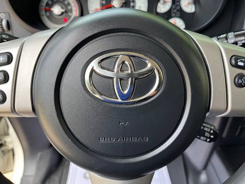 Used 2014 Toyota FJ Cruiser 4WD w/ Convenience Package image 15