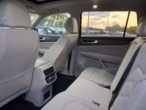 New 2026 Volkswagen Atlas SE FWD image 5