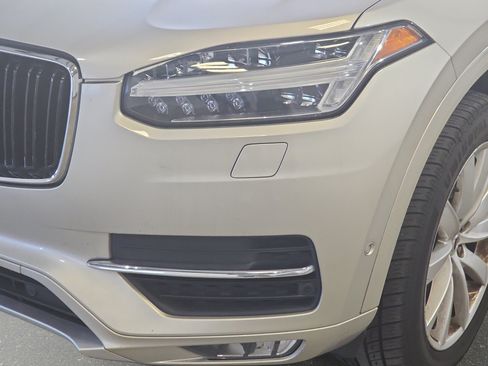 Used 2018 Volvo XC90 T6 Momentum w/ Convenience Package AWD/4WD image 24