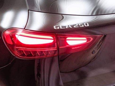 Used 2025 Mercedes-Benz GLA 250 image 7