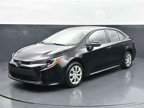 Used 2026 Toyota Corolla LE FWD image 1