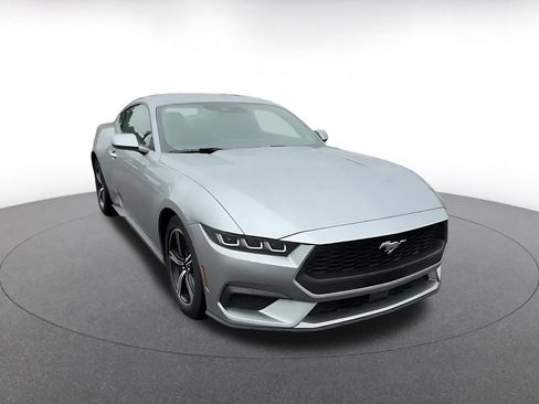 Used 2024 Ford Mustang Premium image 3