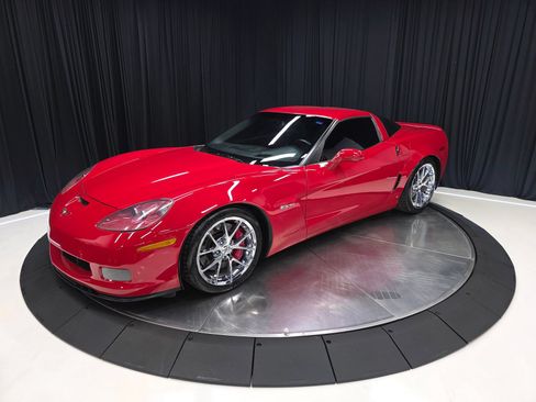 Used 2009 Chevrolet Corvette Z06 w/ Preferred Equipment Group RWD image 9