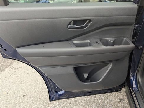 New 2025 Nissan Pathfinder SV w/ SV Premium Package image 31