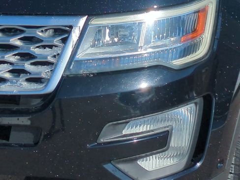 Used 2017 Ford Explorer Platinum image 11