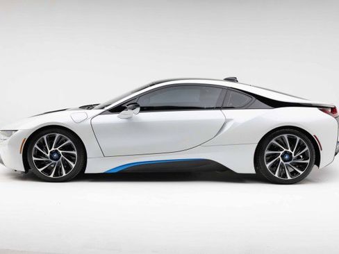 Used 2016 BMW i8 image 17