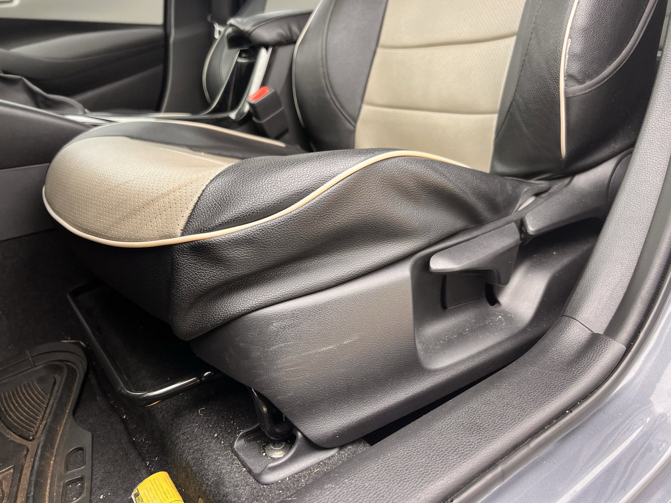 Used 2022 Toyota Corolla LE FWD image 23