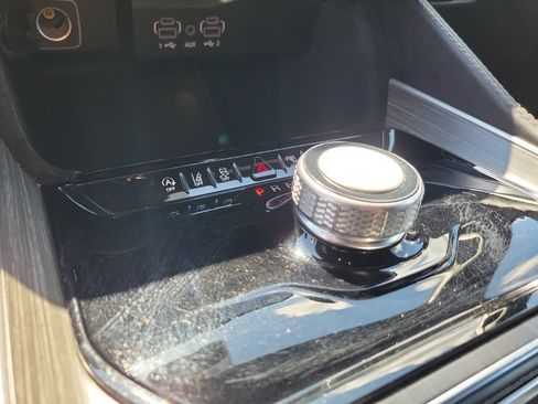 Used 2024 Jeep Wagoneer Series II RWD image 38