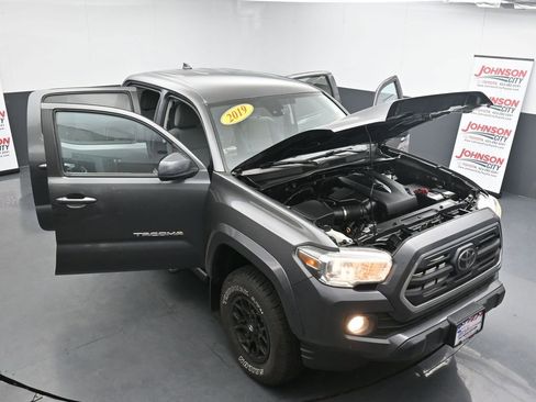 Used 2019 Toyota Tacoma SR5 image 37