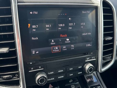 Used 2017 Porsche Cayenne Platinum Edition AWD/4WD image 25