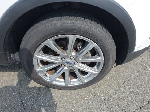 Used 2016 Ford Explorer Limited w/ Equipment Group 303A AWD/4WD image 9