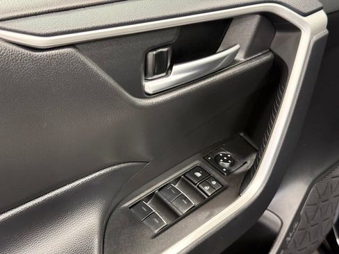 Used 2025 Toyota RAV4 XLE FWD image 14