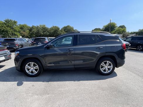 Used 2018 GMC Terrain SLE w/ Driver Convenience Package FWD image 4