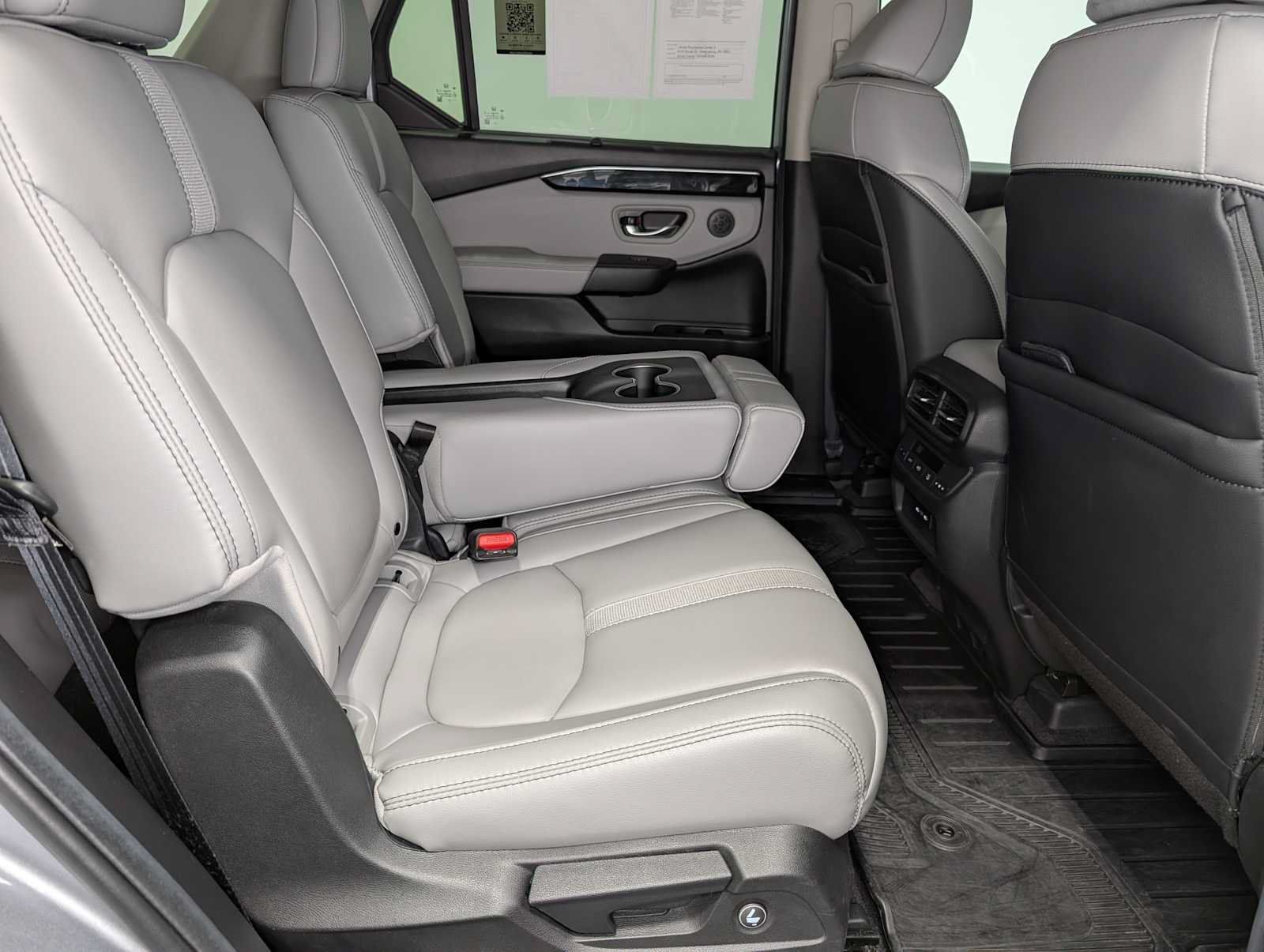 Certified 2025 Honda Pilot EX-L image 40