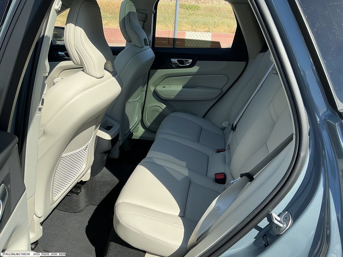 Used 2024 Volvo XC60 B5 Plus w/ Protection Package Premier AWD/4WD image 9