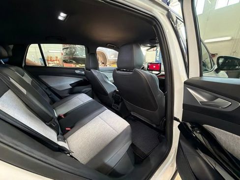 Used 2023 Volkswagen ID.4 Pro RWD image 15