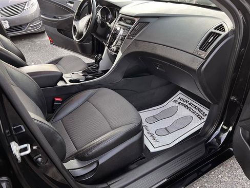 Used 2013 Hyundai Sonata SE FWD image 12