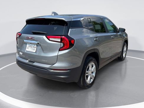 Used 2024 GMC Terrain SLE AWD/4WD image 8