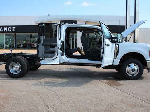 New 2026 Ford F350 XL w/ XL Chrome Package image 53