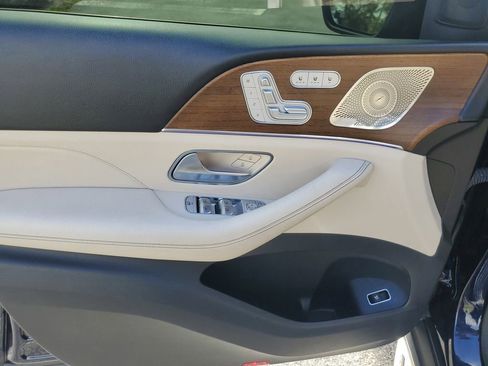 Used 2022 Mercedes-Benz GLS 450 4MATIC image 28