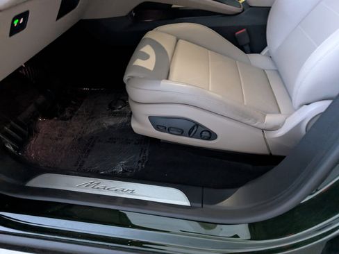 Used 2025 Porsche Macan Electric image 29