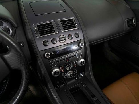 Used 2010 Aston Martin V8 Vantage Roadster image 19