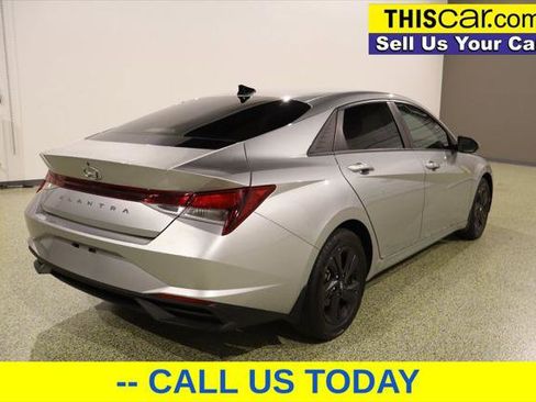 Used 2022 Hyundai Elantra SEL image 7
