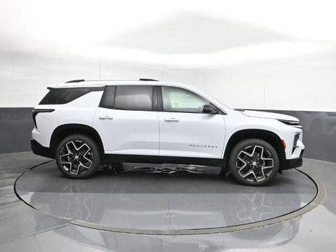 New 2026 Chevrolet Traverse High Country w/ LPO, Floor Liner Package image 6