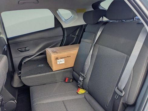 Used 2025 Hyundai Kona SEL image 17