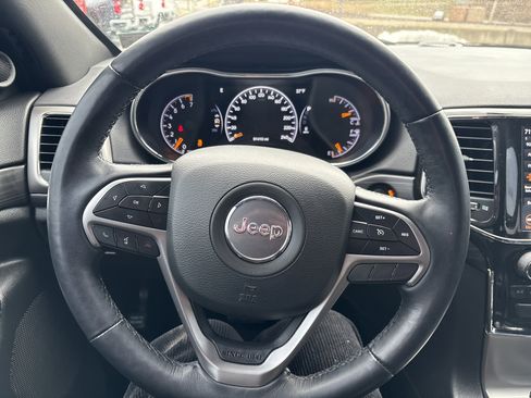 Used 2022 Jeep Grand Cherokee Laredo X image 17