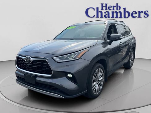 Used 2021 Toyota Highlander Platinum image 4