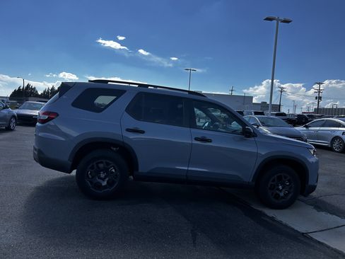 Used 2026 Honda Pilot TrailSport image 6