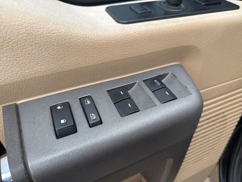 Used 2011 Ford F250 Lariat w/ Lariat Interior Pkg image 13