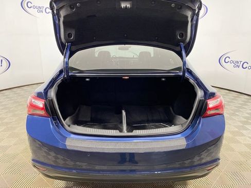 Certified 2021 Chevrolet Malibu LT w/ Leather Package image 25