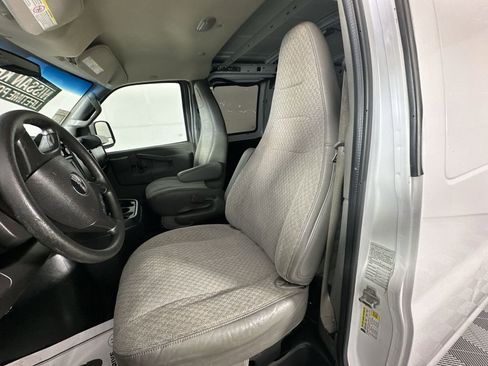 Used 2016 GMC Savana 2500 RWD image 11
