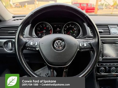 Used 2017 Volkswagen Passat 1.8T SE FWD image 22