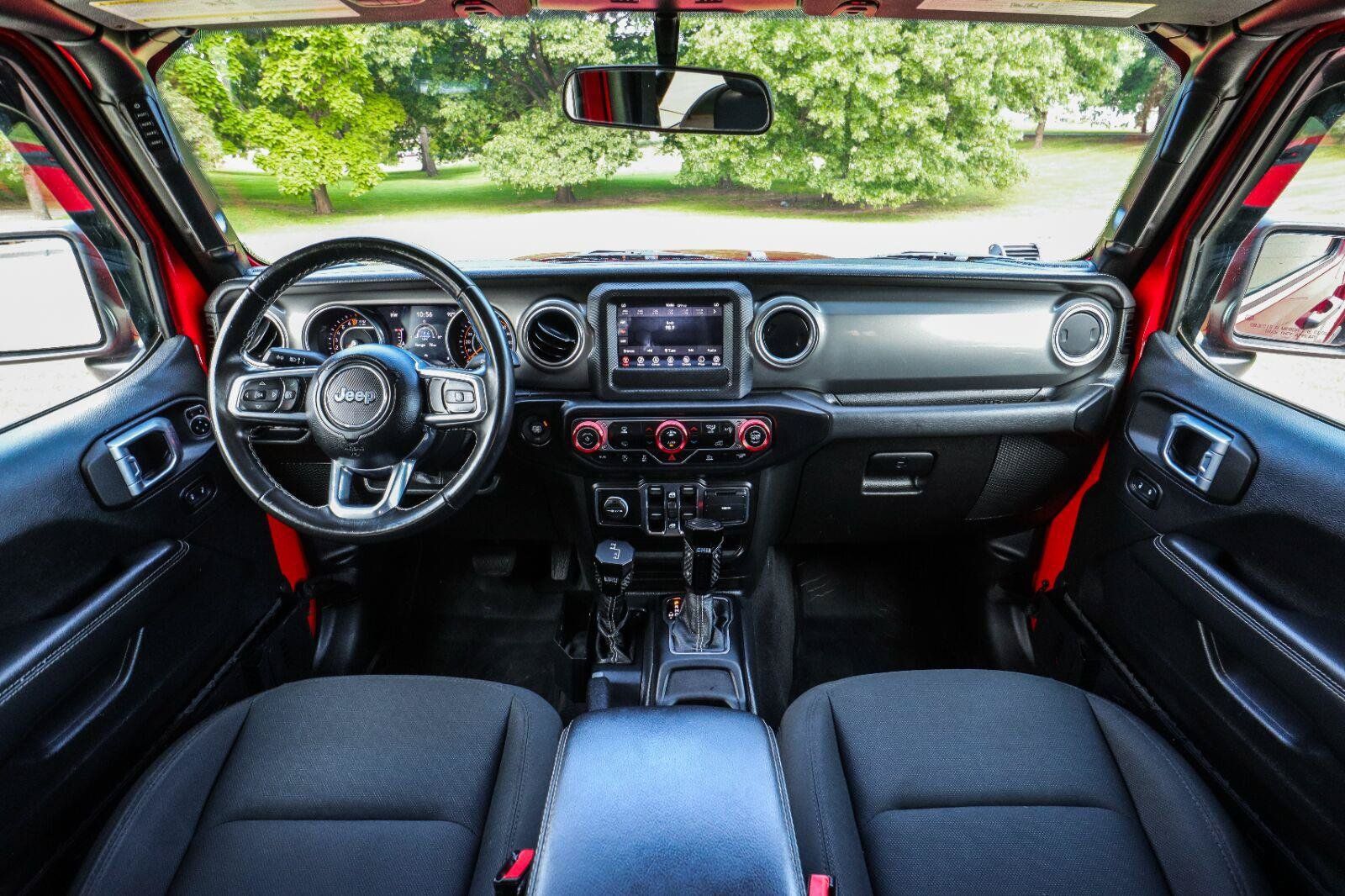 Used 2021 Jeep Gladiator Overland AWD/4WD image 2