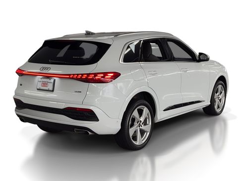 Certified 2025 Audi Q5 Premium Plus w/ Premium Plus image 9