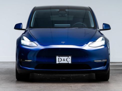 Used 2021 Tesla Model Y Long Range AWD/4WD image 2