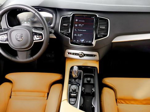 Used 2016 Volvo XC90 T8 Momentum w/ Vision Package image 24