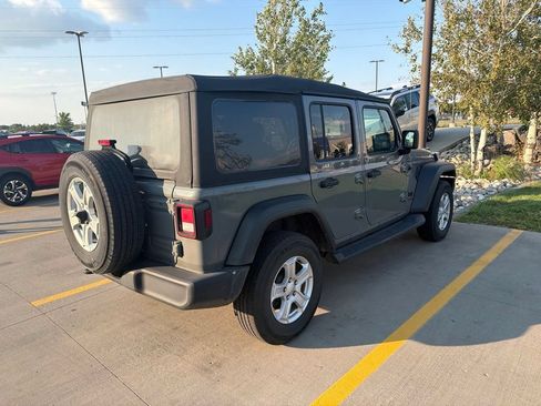 Used 2022 Jeep Wrangler Unlimited Sport AWD/4WD image 2