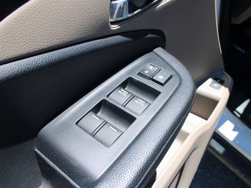 Used 2019 Honda Pilot Touring image 11