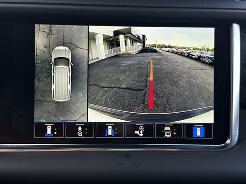 Used 2024 GMC Yukon Denali w/ LPO, Floor Liner Package AWD/4WD image 9
